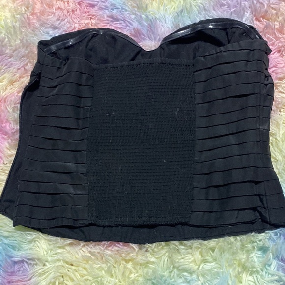 Beautiful cube top zips up on the side - Picture 2 of 3